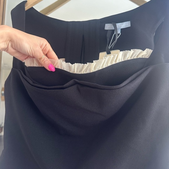 Antonio Melani x Courtney Grow Anais
Sleeveless Ruffle Trim Square Neck Crop Top - Picture 8 of 11